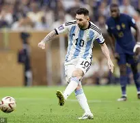 爱游戏娱乐-这也行？梅西在篮网比赛中比分优势明显关键时刻比利亚雷亚尔再遭质疑，TheShy在TES比赛中伤愈复出